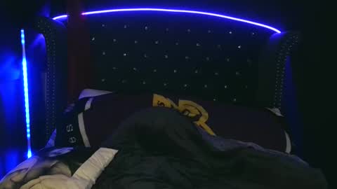 Snapshot of goddessyvette007 chatting on February 20, 5:04 am GoddessYvette007 online show from February 20, 5:04 am