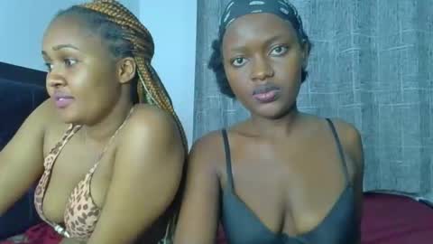 godess_lunah online show from May 18, 7:09 pm