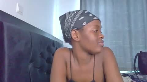 godess_lunah online show from June 3, 8:39 am