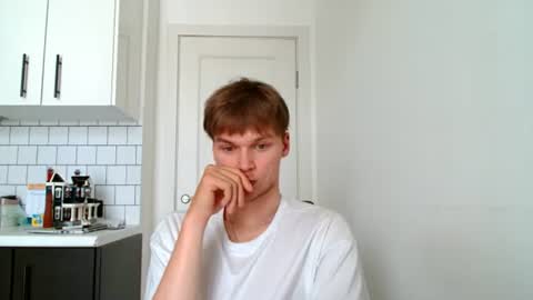Snapshot of gofymcmouse chatting on August 4, 12:41 pm Daniel online show from August 4, 12:41 pm