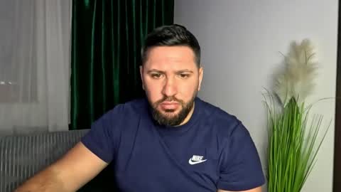 gold_alpha_boy online show from February 3, 8:36 pm