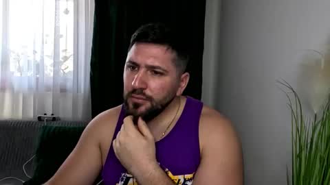 gold_alpha_boy online show from April 4, 12:46 pm