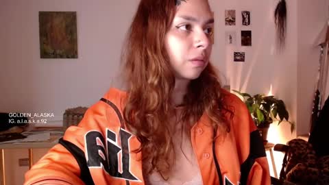 Snapshot of golden_alaska chatting on February 27, 12:43 am Alaska online show from February 27, 12:43 am