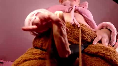 golden_gingerkitty online show from May 29, 11:58 pm