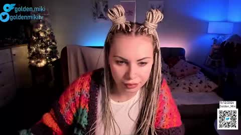 Snapshot of golden_miki chatting on December 16, 12:15 am Shy in the streets but a freak in the sheets online show from December 16, 12:15 am