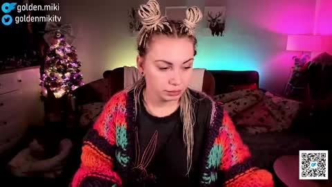 Snapshot of golden_miki chatting on December 22, 1:12 am Shy in the streets but a freak in the sheets online show from December 22, 1:12 am