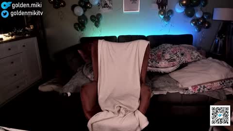 Snapshot of golden_miki chatting on January 5, 4:14 am Shy in the streets but a freak in the sheets online show from January 5, 4:14 am