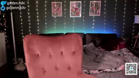 Snapshot of golden_miki chatting on February 11, 5:16 am Shy in the streets but a freak in the sheets online show from February 11, 5:16 am