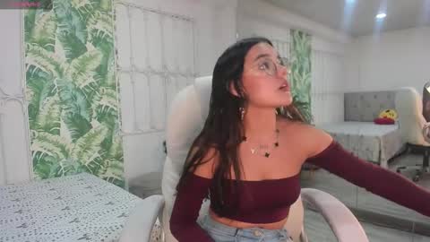 Snapshot of golden_muse chatting on February 21, 12:28 pm golden_muse online show from February 21, 12:28 pm