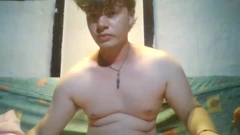 Snapshot of goldenboy207 chatting on July 9, 11:14 am goldenboy207 online show from July 9, 11:14 am