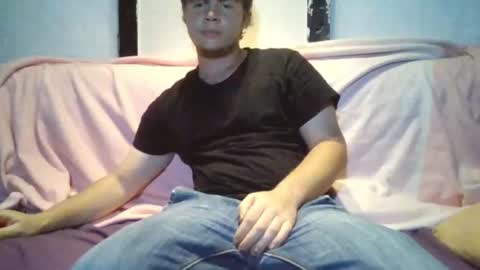 Snapshot of goldenboy207 chatting on July 18, 7:39 pm goldenboy207 online show from July 18, 7:39 pm