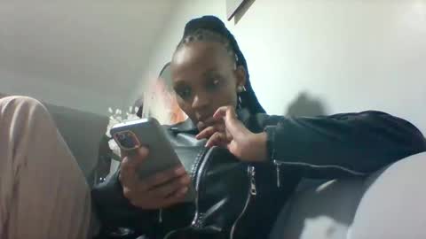 goldenmusexo online show from April 11, 6:45 pm