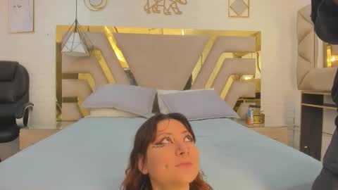 goldentemptation_ online show from May 13, 1:30 pm