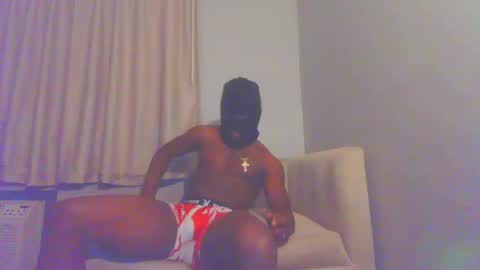 Snapshot of goldmouthporkie813 chatting on December 23, 11:47 am FINEASSGOLDMOUTH online show from December 23, 11:47 am