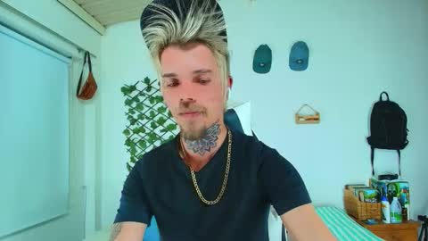 Snapshot of goldy_loyal99 chatting on February 16, 7:15 am Goldy Loyal93 online show from February 16, 7:15 am