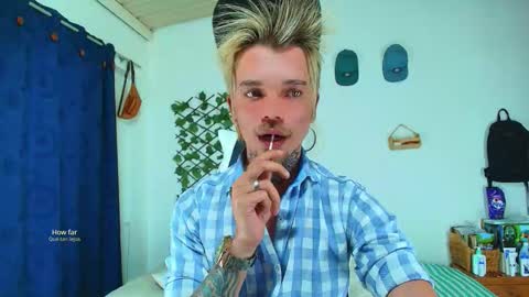 Snapshot of goldy_loyal99 chatting on February 25, 6:23 am Goldy Loyal93 online show from February 25, 6:23 am