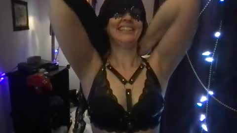 goldynsilvyrempress online show from May 14, 2:51 am