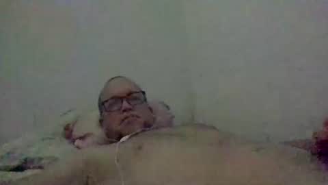 Snapshot of golons17 chatting on April 10, 7:13 am golons17 online show from April 10, 7:13 am