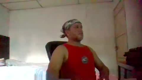 Snapshot of golons17 chatting on May 16, 7:56 pm golons17 online show from May 16, 7:56 pm