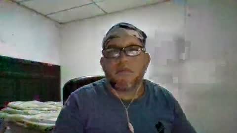 Snapshot of golons17 chatting on July 29, 4:54 am golons17 online show from July 29, 4:54 am