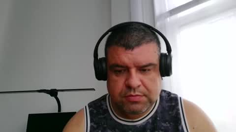 gomezgonz5 online show from October 8, 1:53 pm