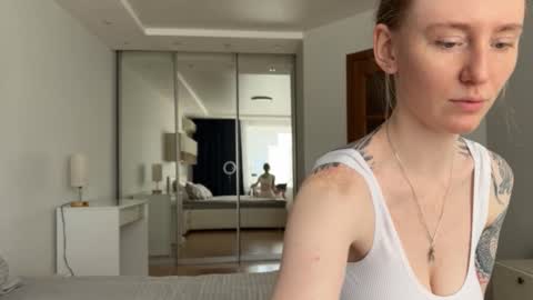 Polly online show from February 17, 8:44 am