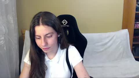 Elizabeth Effie online show from July 17, 6:46 pm