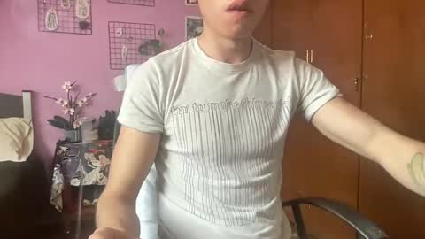 Snapshot of goodbatorboy chatting on January 1, 7:32 pm goodbatorboy online show from January 1, 7:32 pm