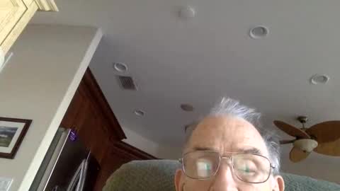 Snapshot of goodgrief12345 chatting on February 11, 10:07 pm Sweet old guy online show from February 11, 10:07 pm
