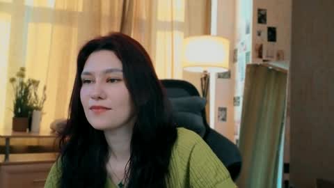 Sarra online show from May 8, 1:27 pm