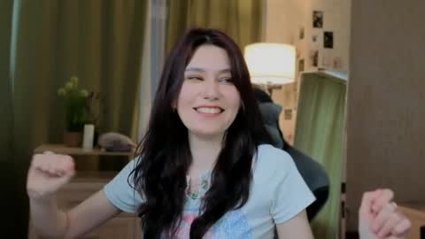 Sarra online show from May 13, 1:19 pm