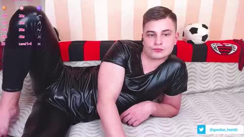 Snapshot of gordonhunt chatting on December 25, 8:28 pm Gordon Hunt online show from December 25, 8:28 pm