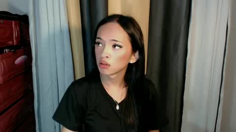 Snapshot of gorgeous_celestine chatting on June 18, 9:36 am tine online show from June 18, 9:36 am