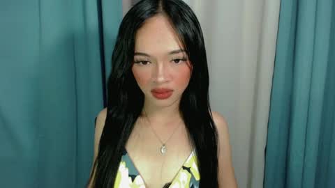Snapshot of gorgeous_celestine chatting on June 27, 4:23 pm tine online show from June 27, 4:23 pm