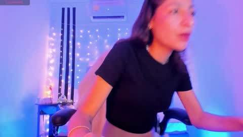 i am Jessi  I love animals and drawing I hope to get along with everyone. XOXO online show from February 9, 7:40 pm