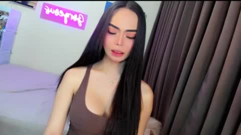 Snapshot of gorgeoustransgirl chatting on June 23, 8:07 pm Emmy online show from June 23, 8:07 pm