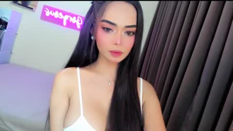 Snapshot of gorgeoustransgirl chatting on July 5, 6:48 pm Emmy online show from July 5, 6:48 pm