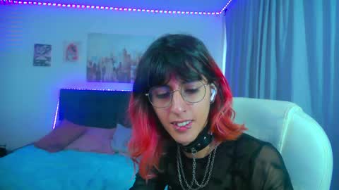 goth_minerva online show from April 8, 1:44 pm