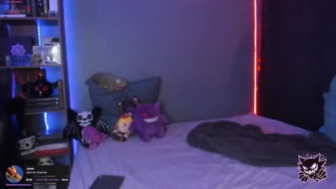Snapshot of goth_stein chatting on May 22, 1:46 am Engel Please help me to reach 50 thumbs up online show from May 22, 1:46 am