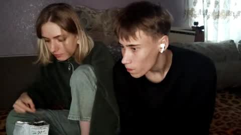 Snapshot of gothamrobyn chatting on May 30, 10:01 am Lilly and Jake online show from May 30, 10:01 am