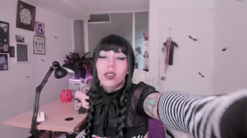 hi my name is Elizabeth nice to meet you online show from October 22, 4:07 pm