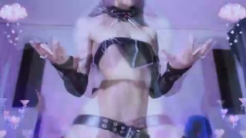 Snapshot of gothicute chatting on July 17, 6:31 am online show from July 17, 6:31 am