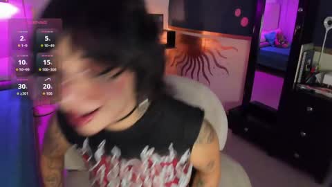 Violet online show from May 26, 2:18 am