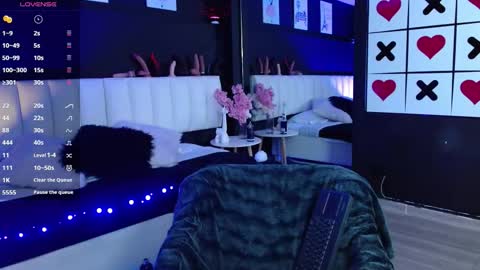 Meredith Alessandra online show from December 2, 4:51 am