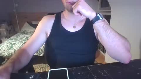 goura2000 online show from March 27, 8:19 pm