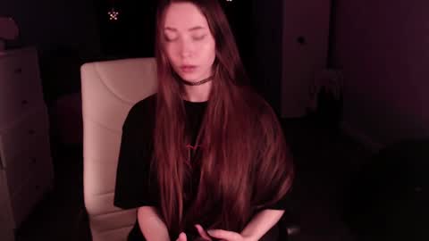 Snapshot of grace_crystal chatting on February 27, 12:32 am Grace online show from February 27, 12:32 am