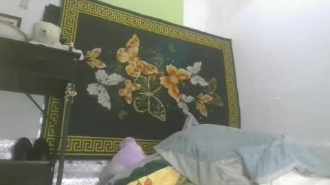 Snapshot of grace_dear chatting on June 15, 5:09 am luckygirl online show from June 15, 5:09 am