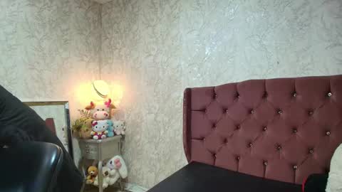 Snapshot of graceblu chatting on February 12, 4:07 am Grace online show from February 12, 4:07 am