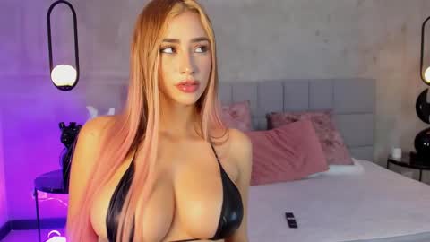 Snapshot of gracecartier chatting on September 27, 12:48 am Grace Cartier online show from September 27, 12:48 am