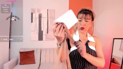 Zuly online show from February 28, 8:43 pm